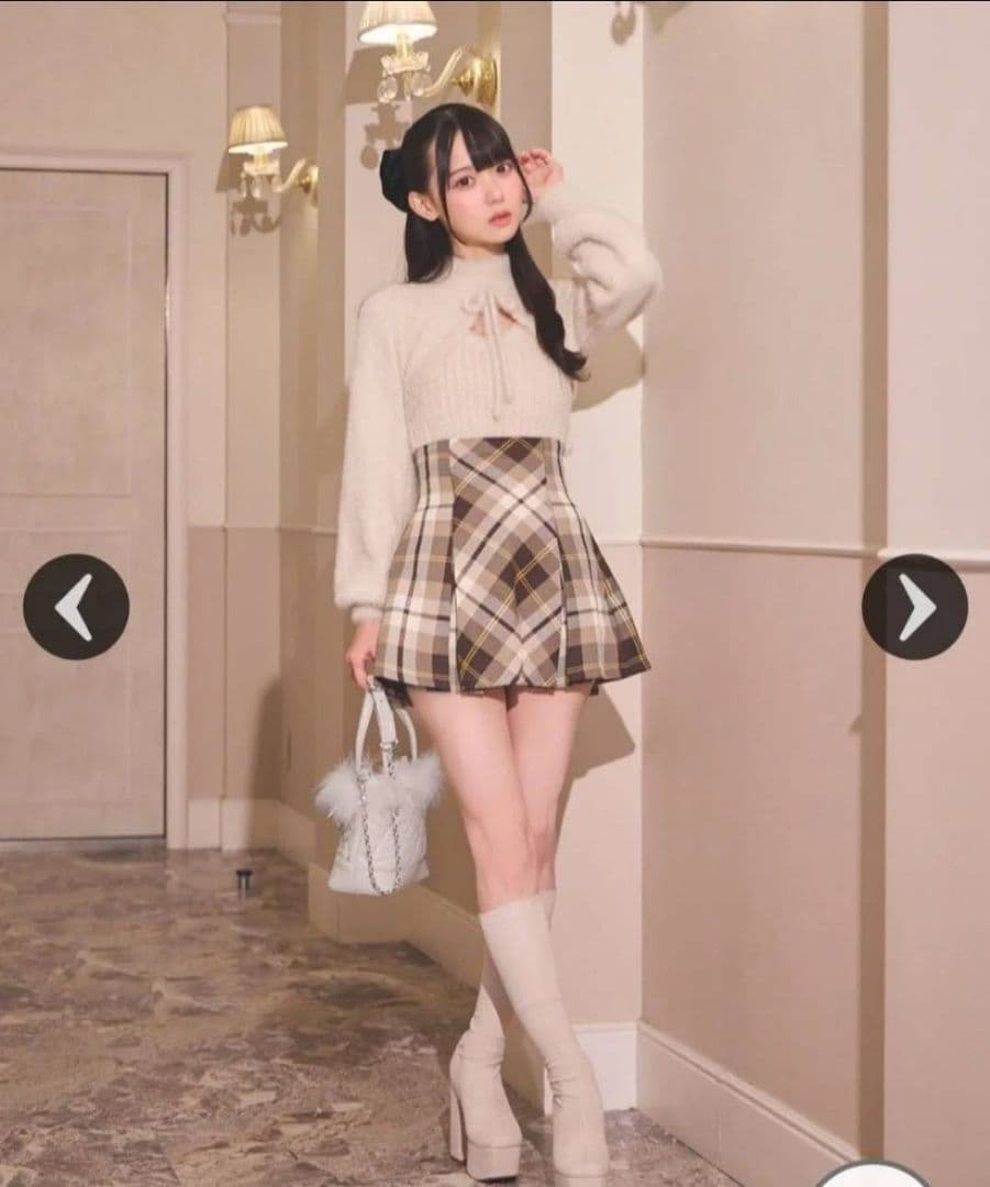 新品紙タグ付き　ミシェルマカロン　フレアチェックスカート　フリーサイズ　ベージュ