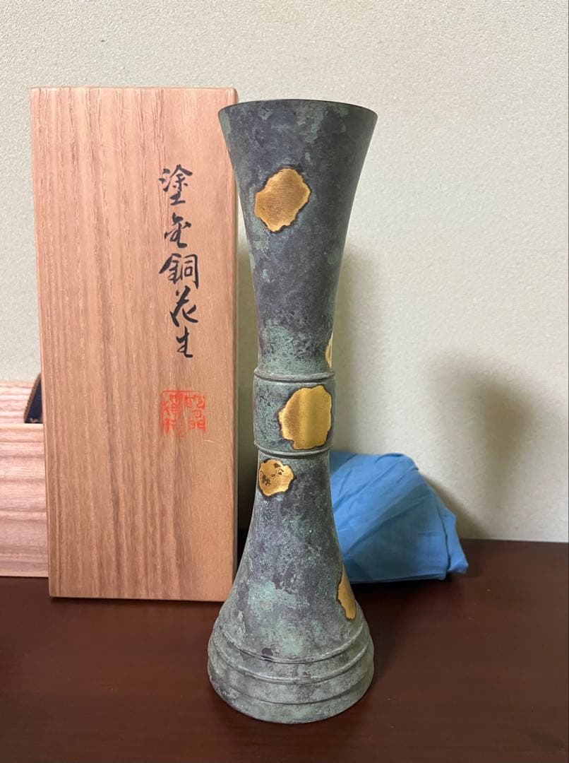 平安　秦蔵六造　鋳金家　立鼓式 塗壺銅花器