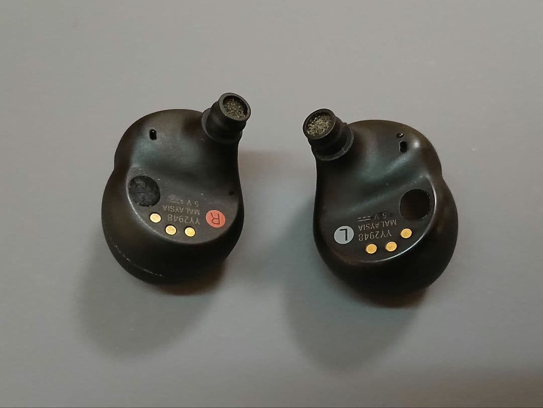 SONY　WF-1000XM4　ワイヤレス　ノイズキャンセリング　イヤホン　②