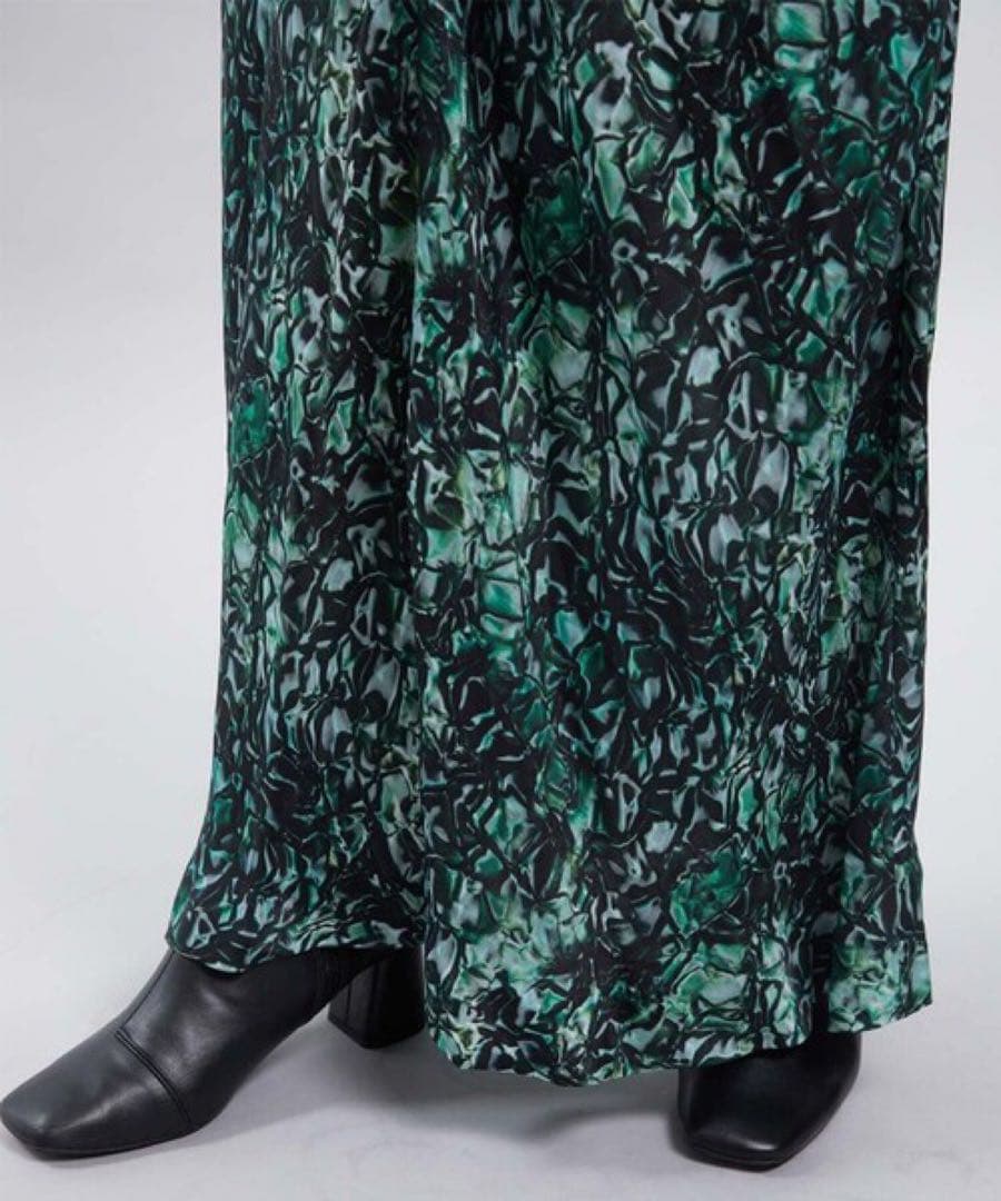 美品 ⭐︎ TOGA PULLA トーガプルラ インナープリントワンピース