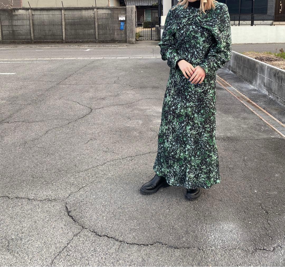 美品 ⭐︎ TOGA PULLA トーガプルラ インナープリントワンピース