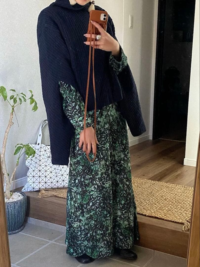 美品 ⭐︎ TOGA PULLA トーガプルラ インナープリントワンピース