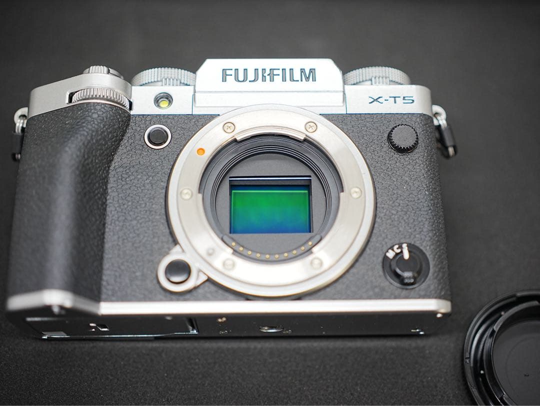 富士フイルム　X-T5 FUJIFILM ミラーレス一眼　カメラ本体+おまけ