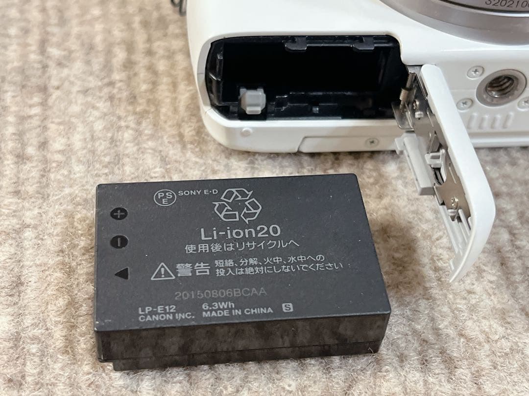 デジタルカメラ Canon EOS M10-WH WZOOMKIT