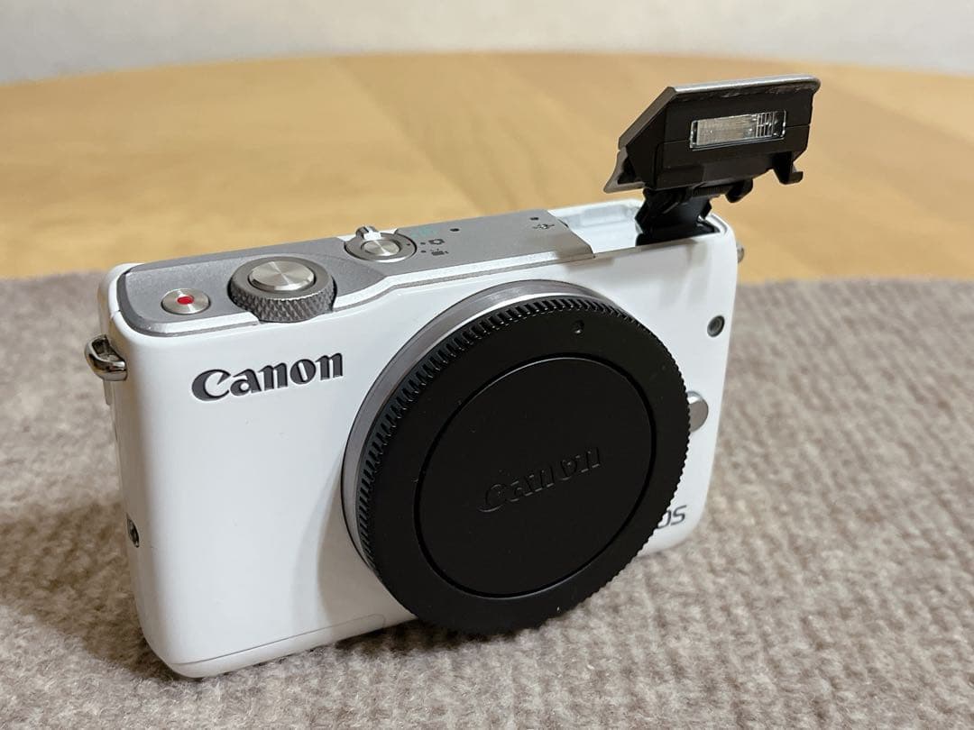 デジタルカメラ Canon EOS M10-WH WZOOMKIT