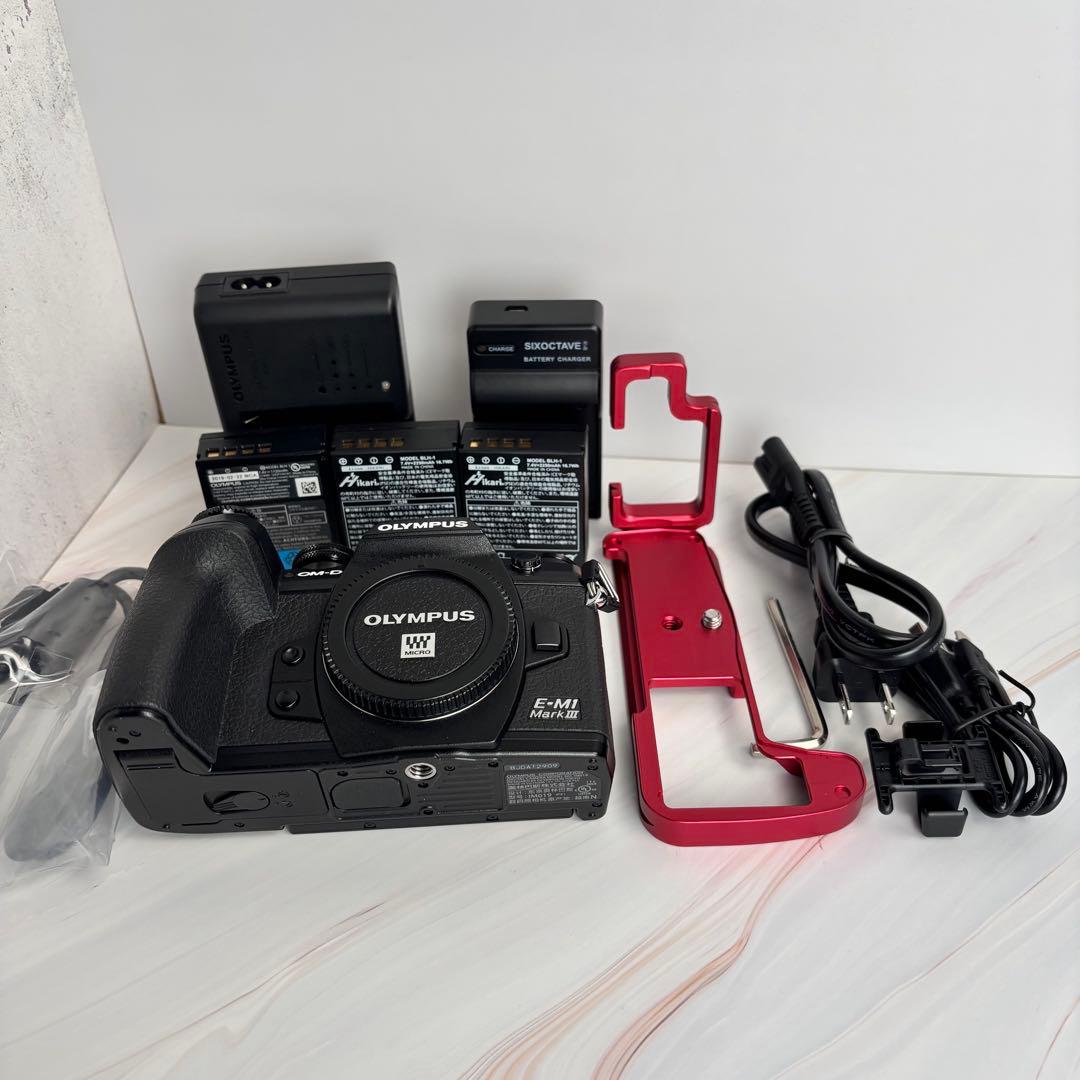 【新品級・ショット数587回】オリンパス OM-D E-M1 Mark III
