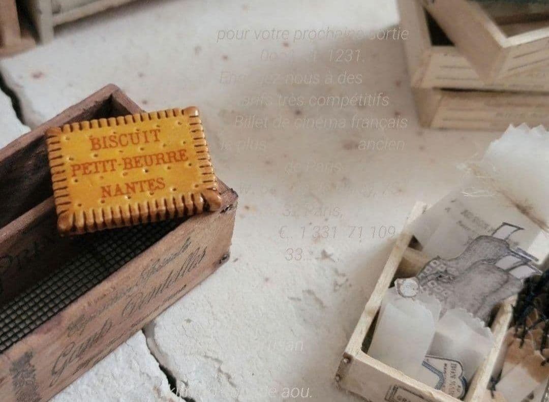 ビスケットプレート　ミニチュア小物フランスフェーブluビスケット入手困難　　4つ