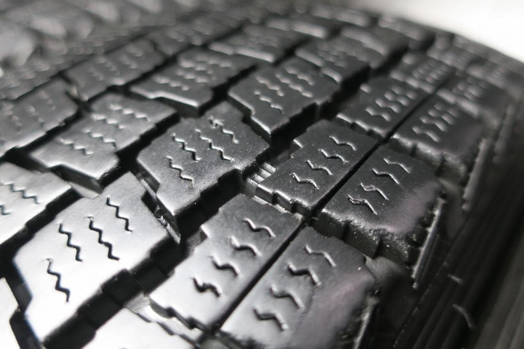 ryo_t様送料込み スタッドレス 155/80R14LT トヨタ プロボックス