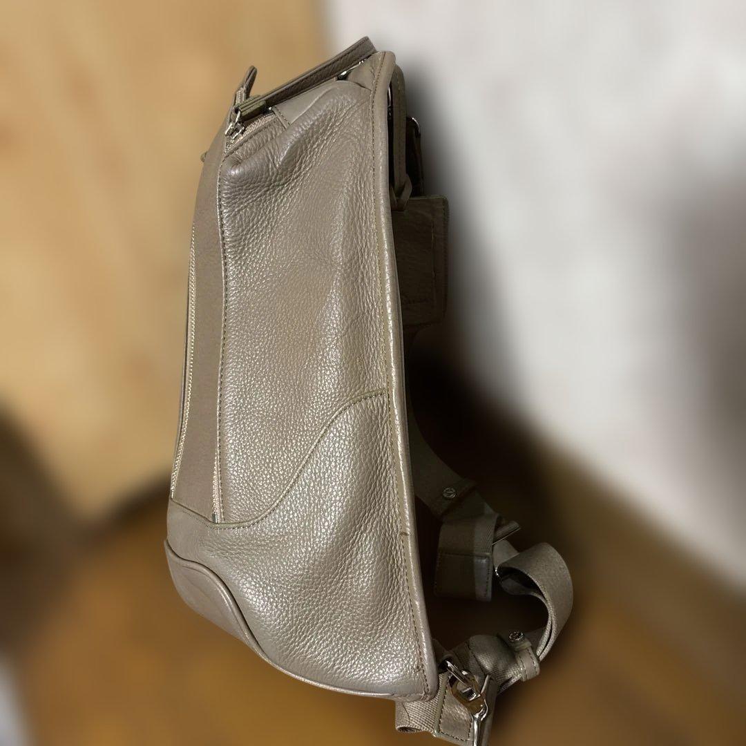 PELLE MORBIDAの「Maiden Voyageボディバッグ