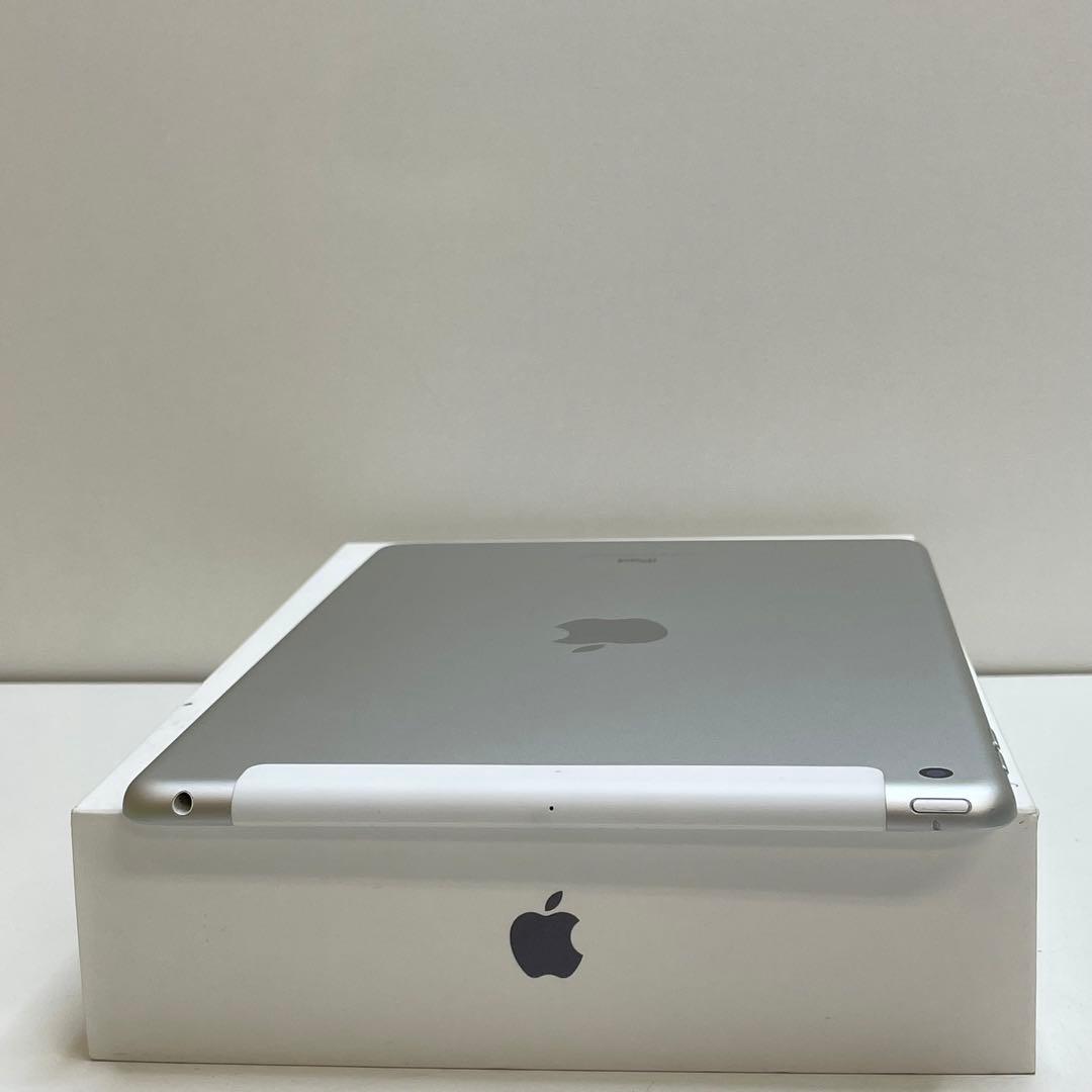 iPad 第6世代 128GB Wi-Fi + Cellular