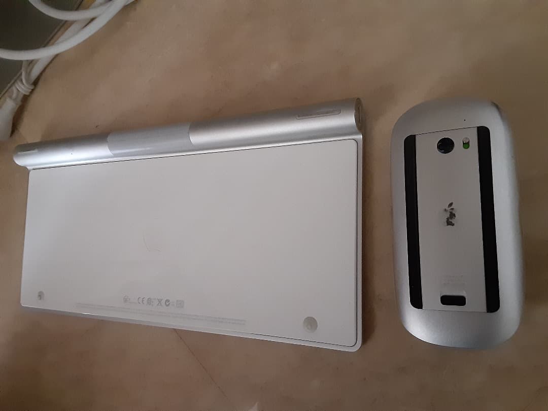 Apple iMac 21.5インチ　Late 2013