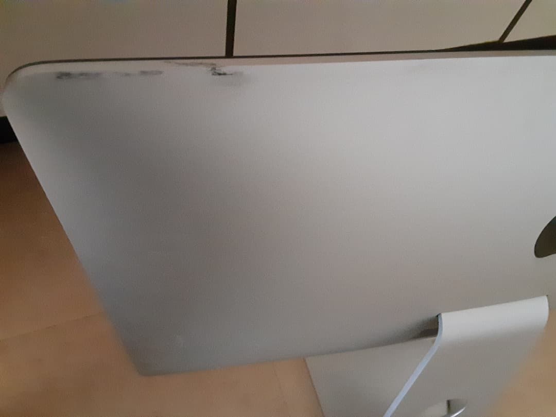 Apple iMac 21.5インチ　Late 2013