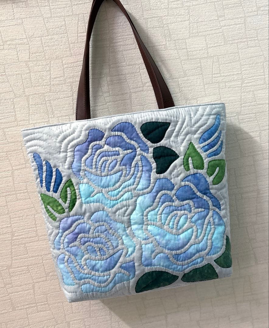 ハワイアンキルトトートバッグ　　　　　　　　バラ♡ アイスグレー