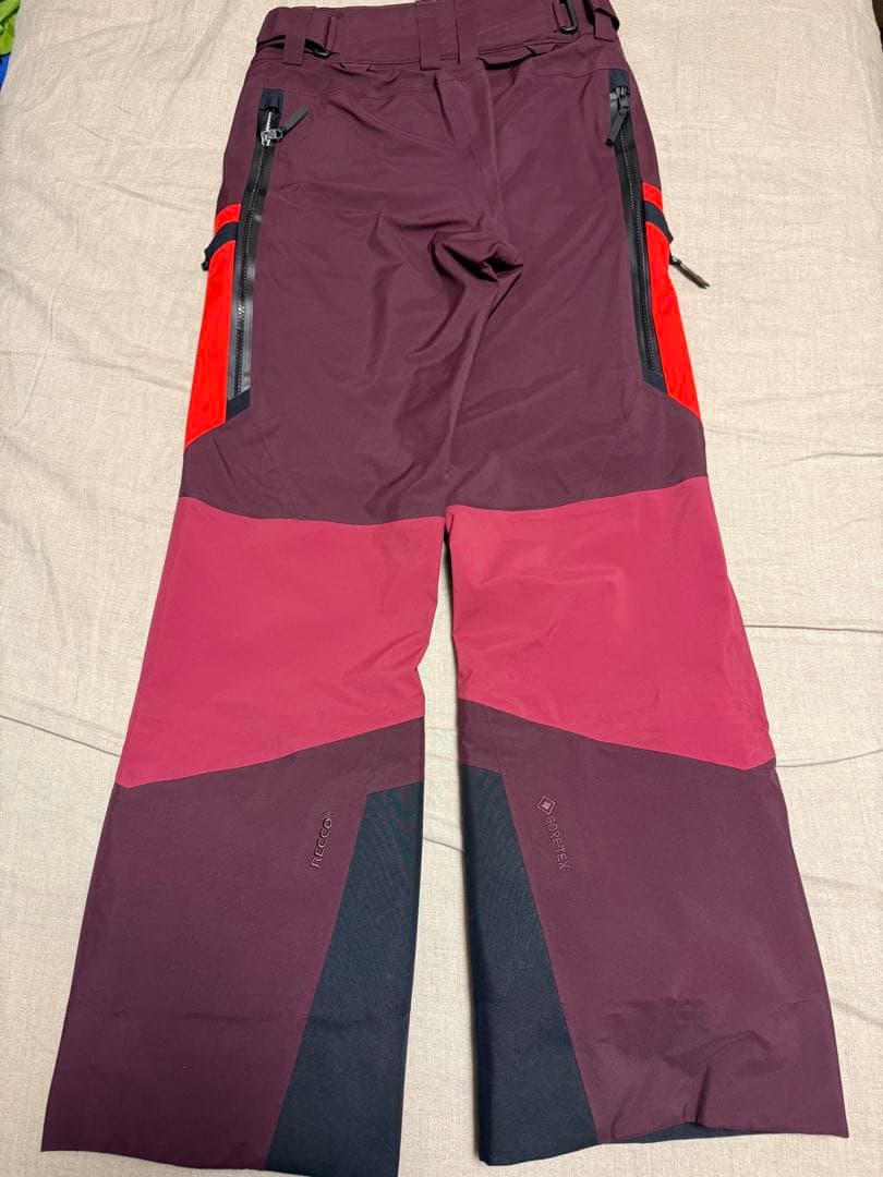 ピークパフォーマンス　グラヴィティジャケット・パンツ　ウィメンズXS