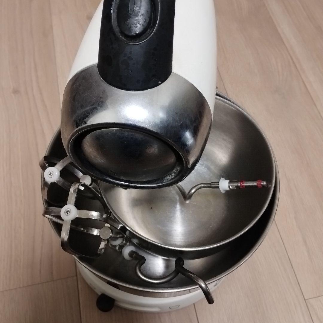 エレクトロラックス スタンドミキサー ESM945