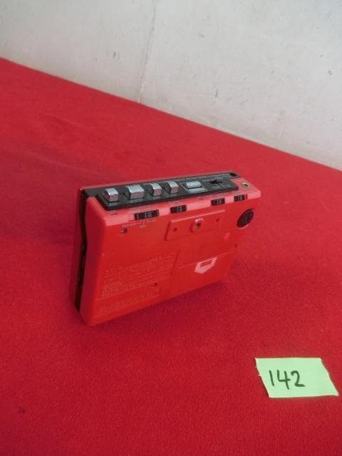 142：SONY　WM-F60　ソニー　カセットウォークマン　ジャンク