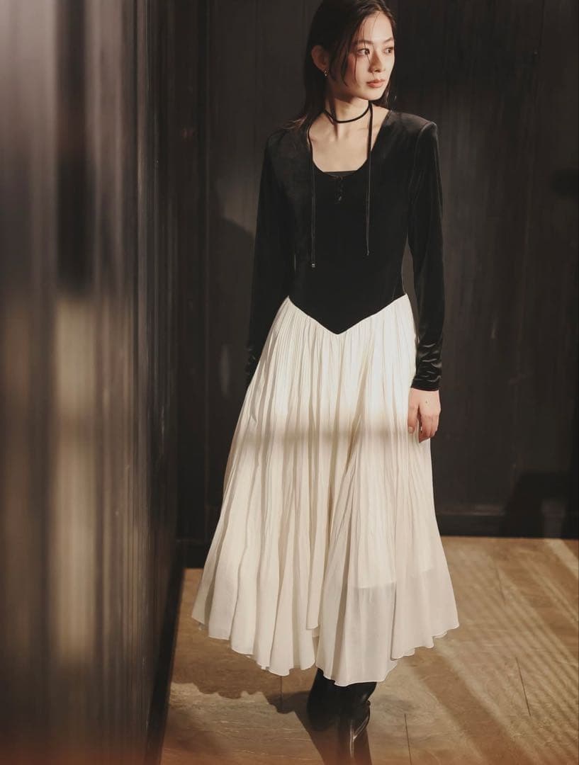 新品　anuans ベロアシフォンドッキングワンピース