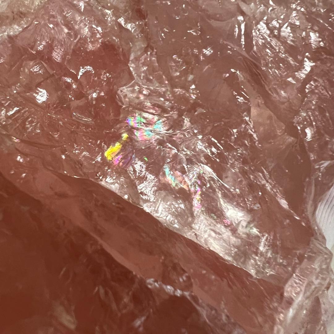 レインボー入り 特大ローズクォーツ 584g 天然石 パワーストーン