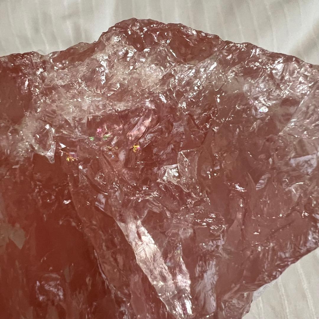 レインボー入り 特大ローズクォーツ 584g 天然石 パワーストーン