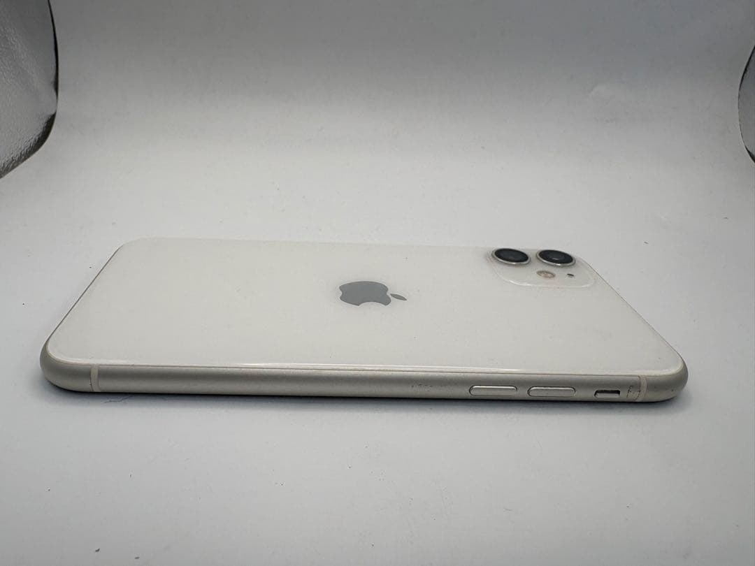 iPhone11 128GB ホワイト　バッテリー残量73%