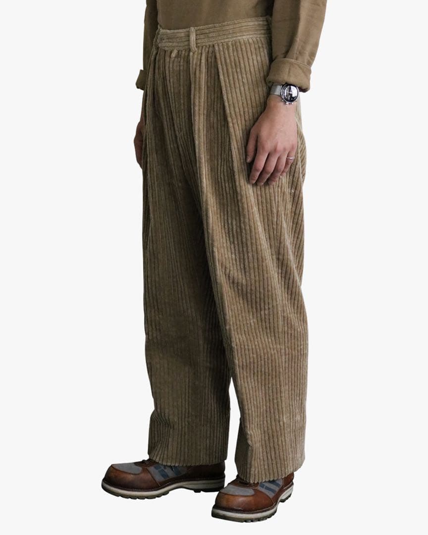 NEAT ジャンボコーデュロイ ワイドパンツ ベージュ　サイズ44