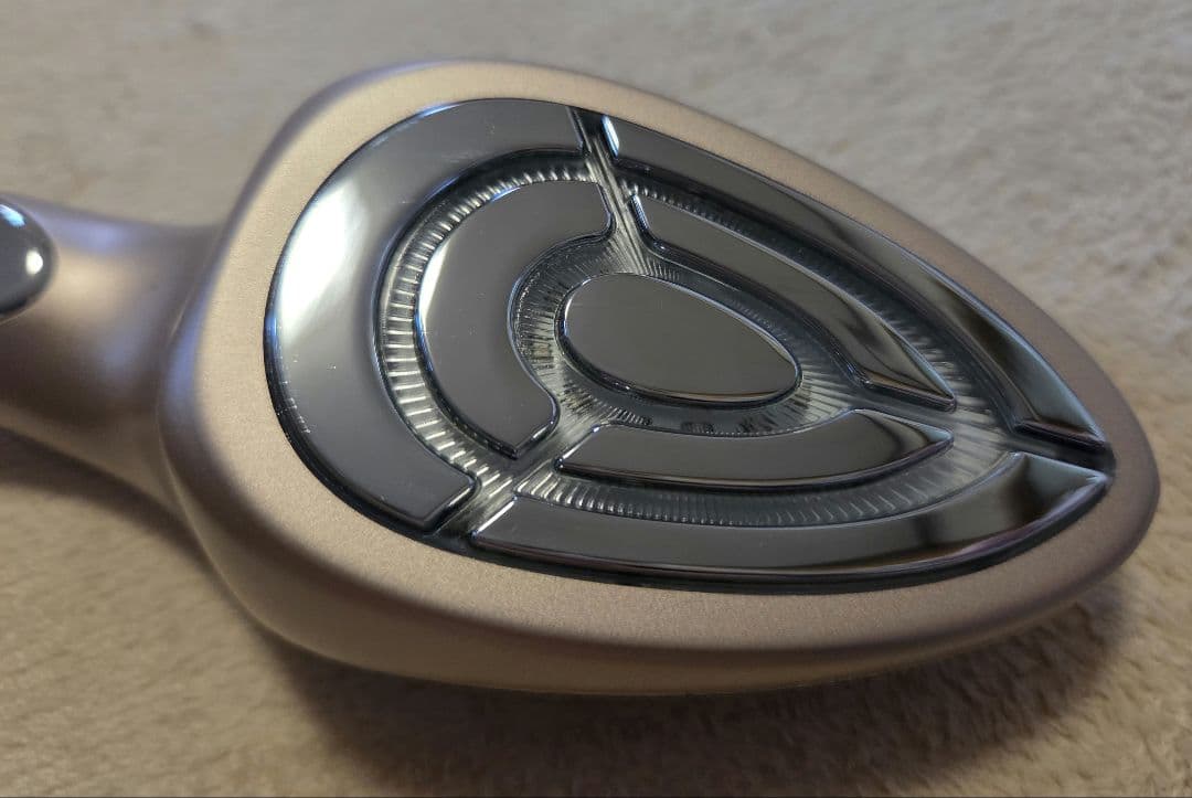 ME ラボンエクラ　IKKOプロデュース美顔器