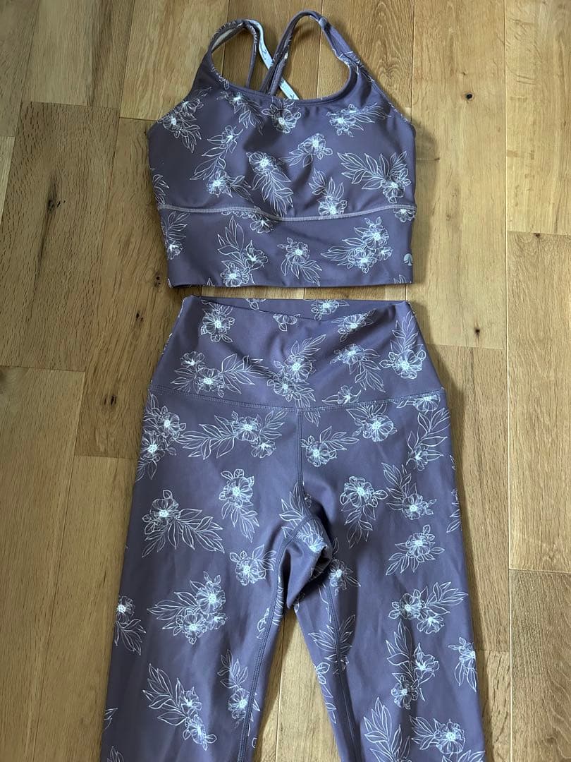 sukala♡フラワー柄トップス＆レギンスセット