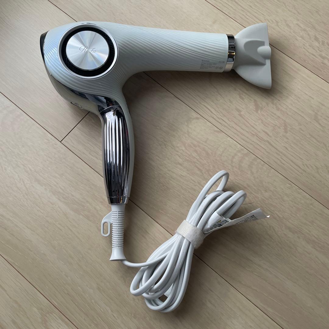 リファ　RE-AJ02A ヘアドライヤー ホワイト
