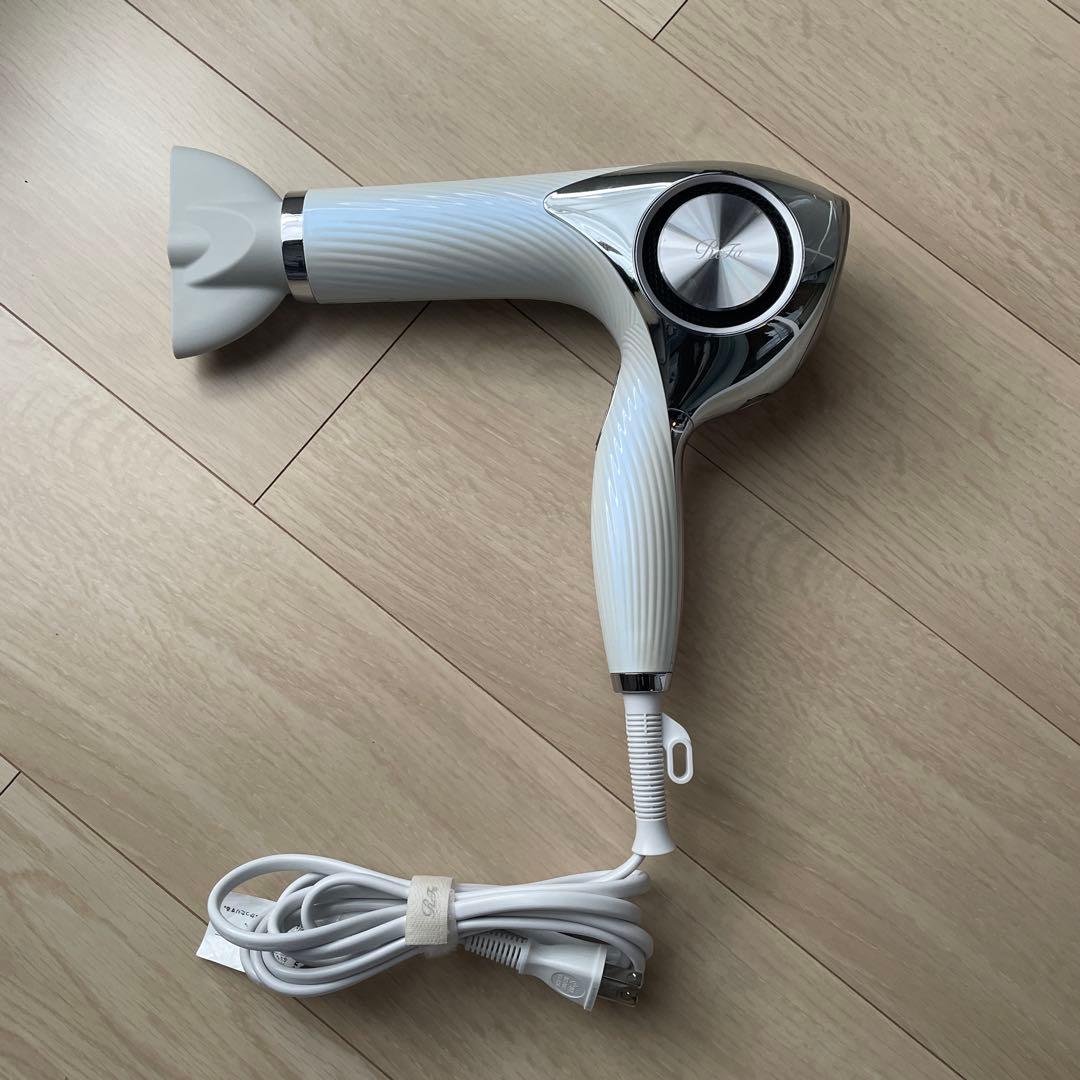 リファ　RE-AJ02A ヘアドライヤー ホワイト