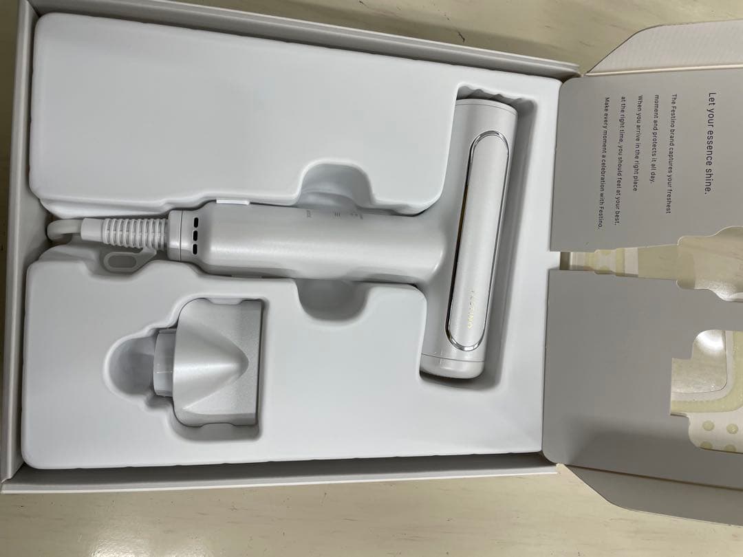 新品　美品 フェスティノ　ヘアドライヤー　白