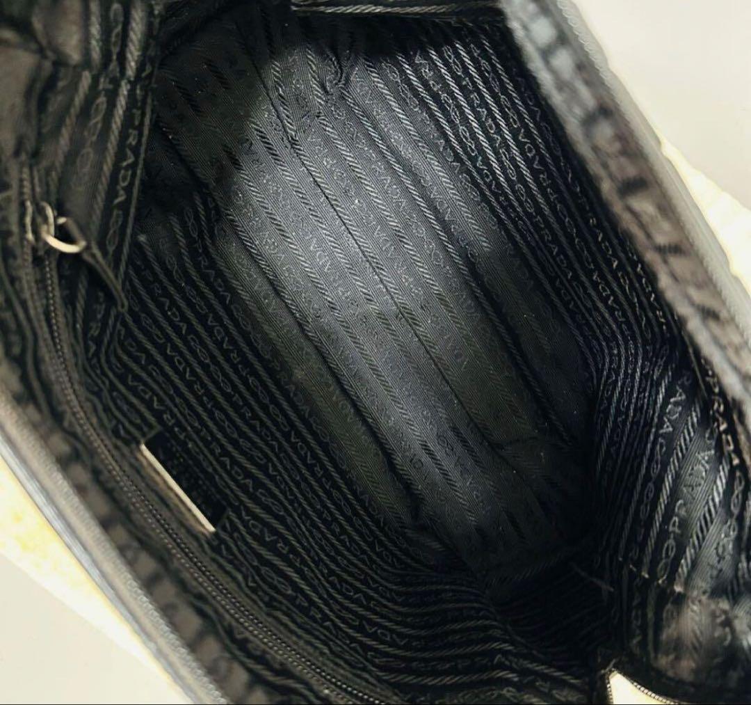 PRADA プラダ　トートバッグ　三角プレート　ブラック