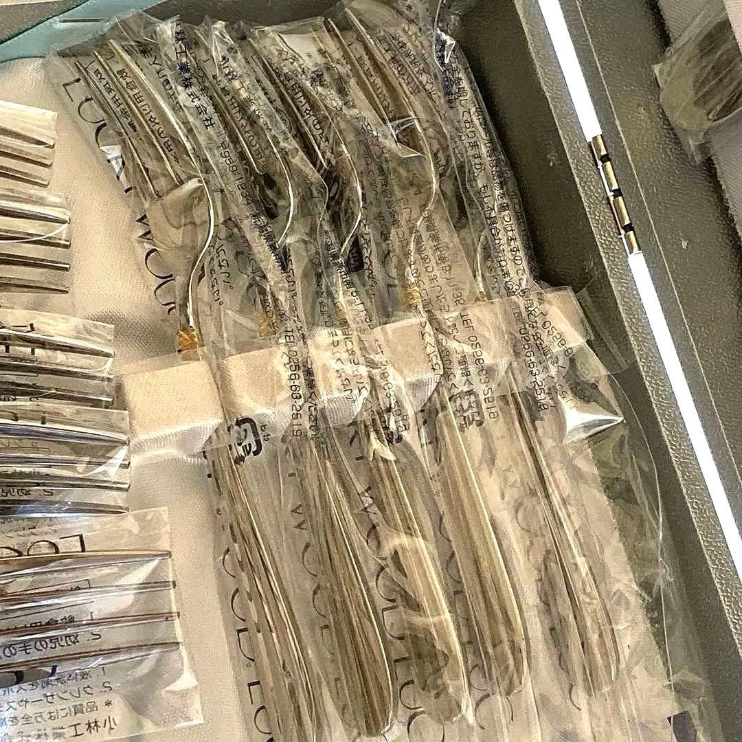 【新品未使用・サントラル金彩】ラッキーウッド　カトラリーセット　33本