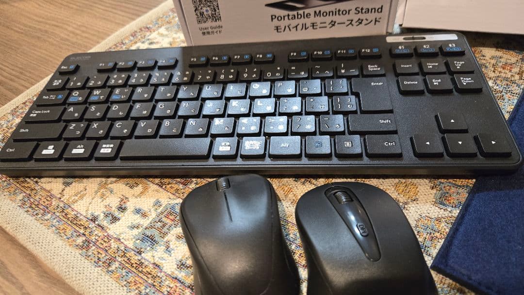 ingnok 15.6インチ ポータブルモニター　キーボード　マウス付