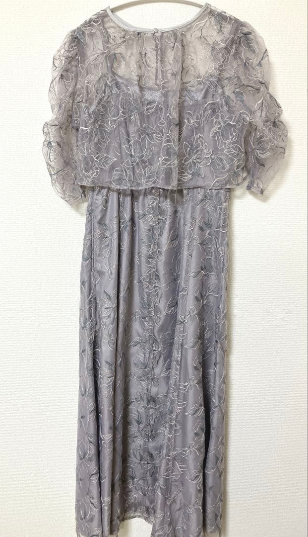 美品　人気　カナ　シャーリングスリーブ総レースフェミニンパーティードレス M