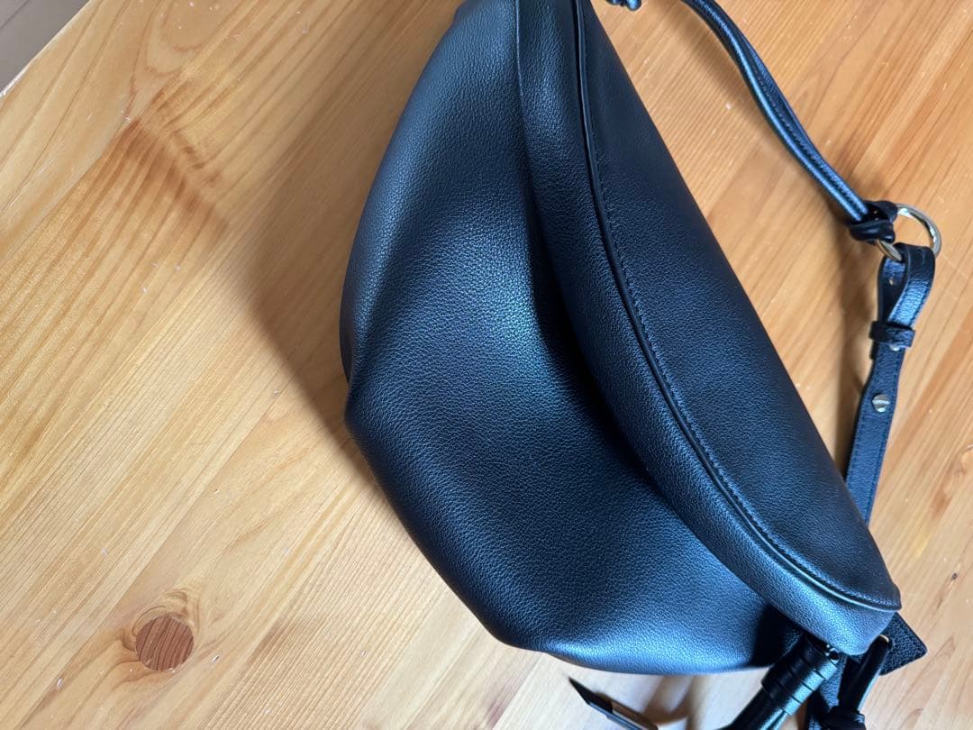 美品　TOV トーヴ　ショルダーバッグ ボディバッグ