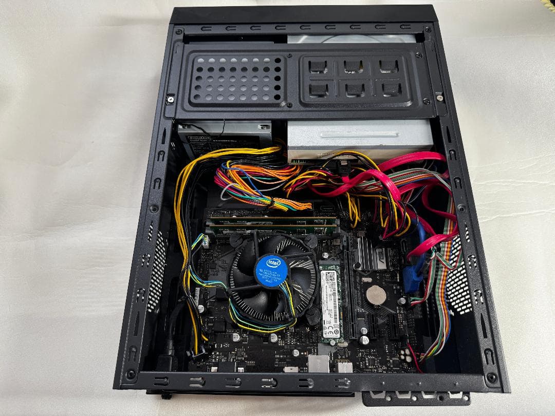 マイクロタワー型自作パソコン　第９世代Corei3　Windows11