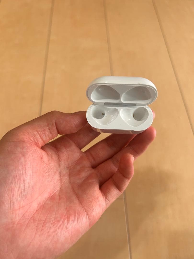 Airpods 4 ANC (アクティブノイズキャンセリング機能付)