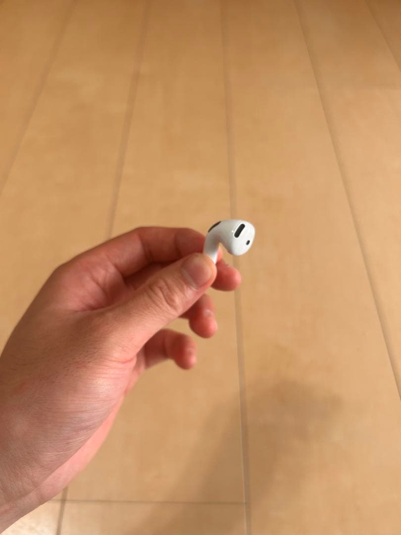 Airpods 4 ANC (アクティブノイズキャンセリング機能付)