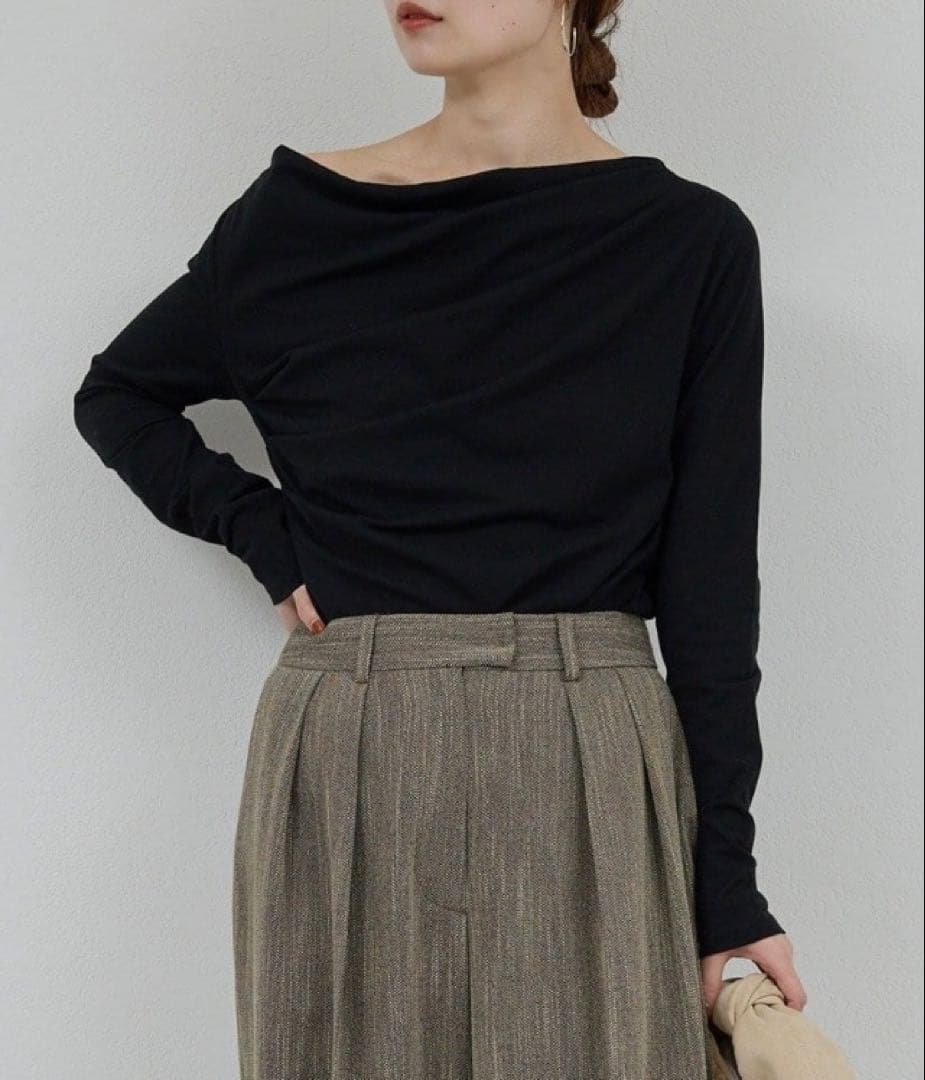 ガリャルダガランテ　オフショルカットソー　2WAY