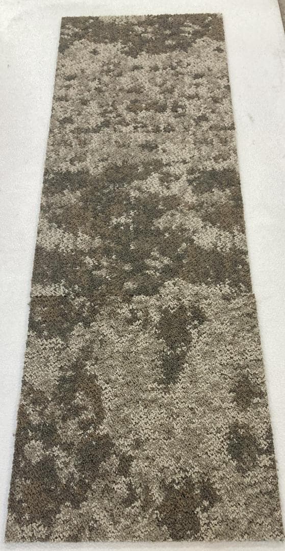 てる　タイルカーペット３0枚　新品・未使用　国内メーカー　アウトレット