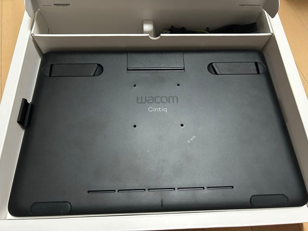 Wacom　Cintiq16　液晶ペンタブレット DTK-1660 K0D