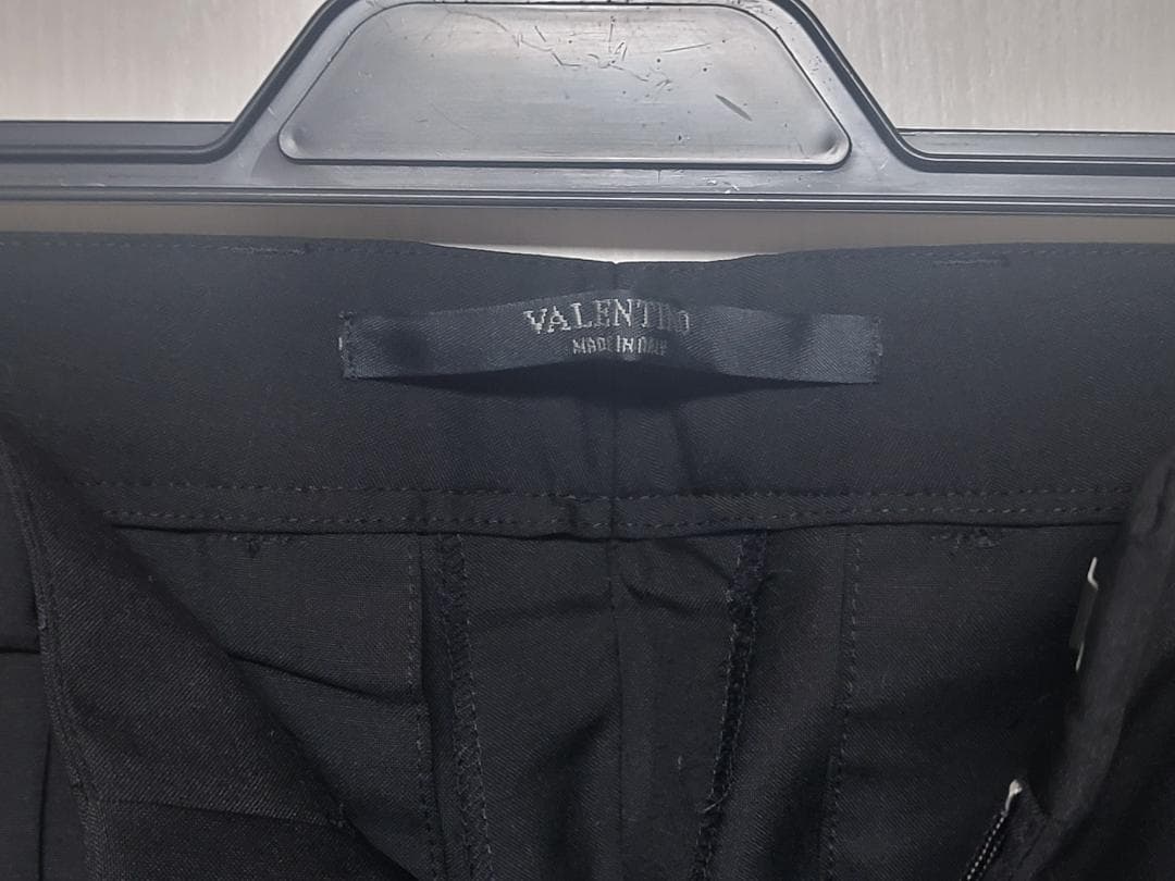 [週末限定値下]VALENTINO ブラック x イエロー タックパンツ