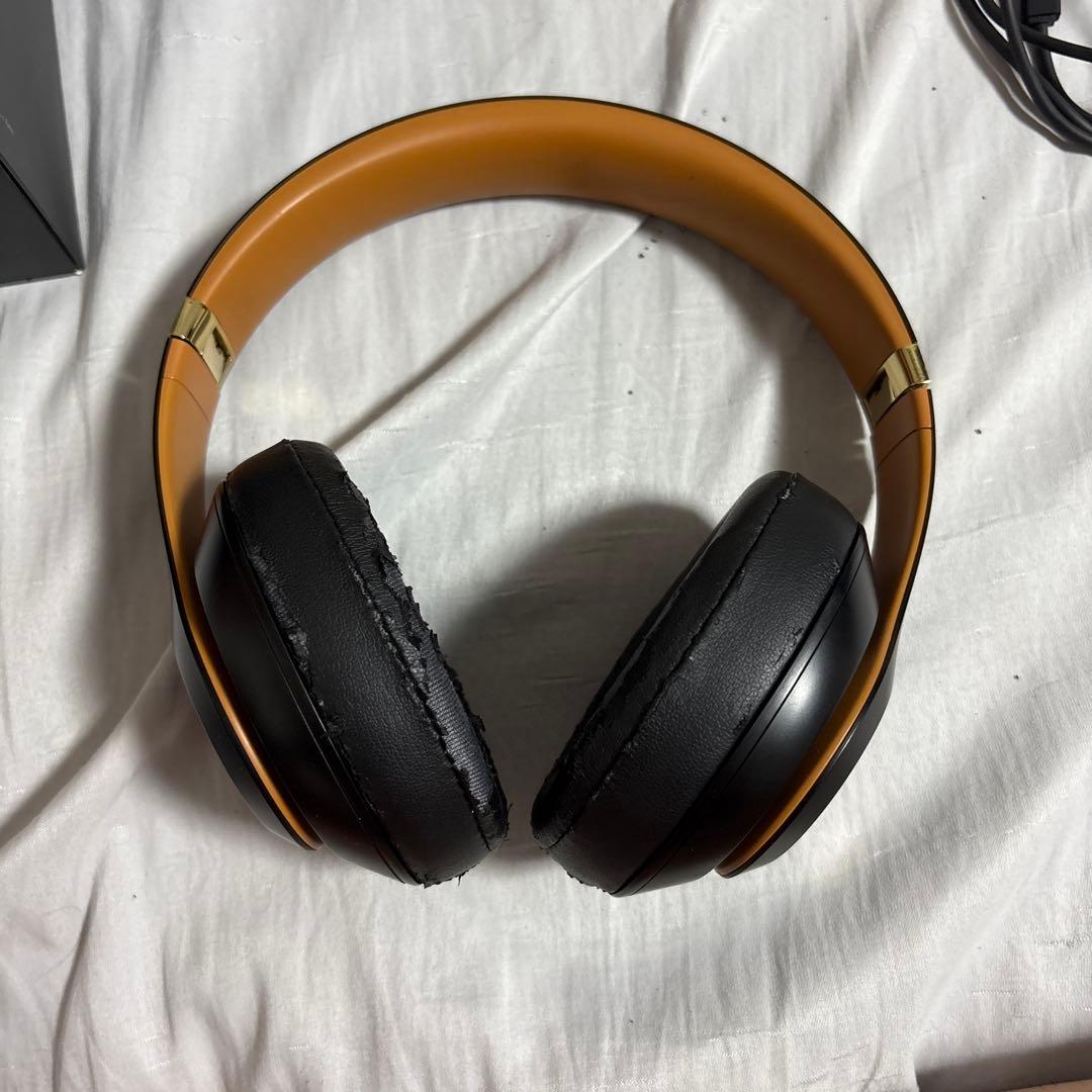 Beats Studio3 Wireless ブラック/ゴールド