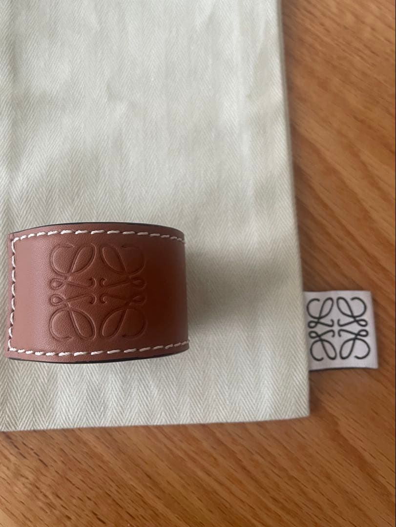 ロエベ　ブラウンレザーバングル