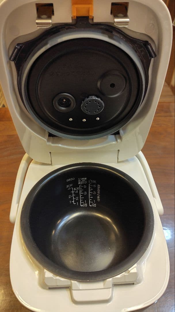 極め炊き（製5.5合） 象印 NW-BA10-WA 圧力IH炊飯 白 25年製