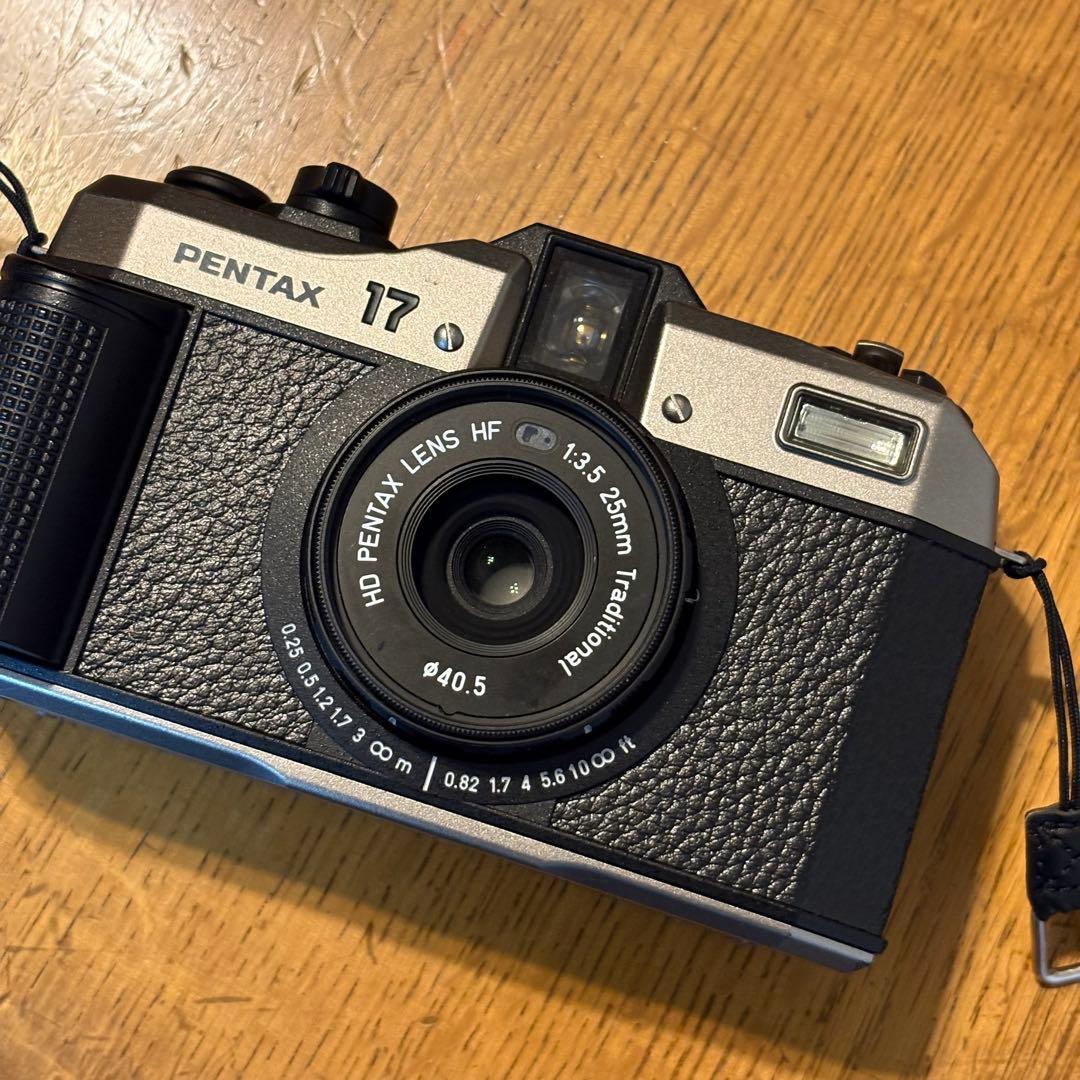 PENTAX 17 フィルムカメラ シルバー/ブラック