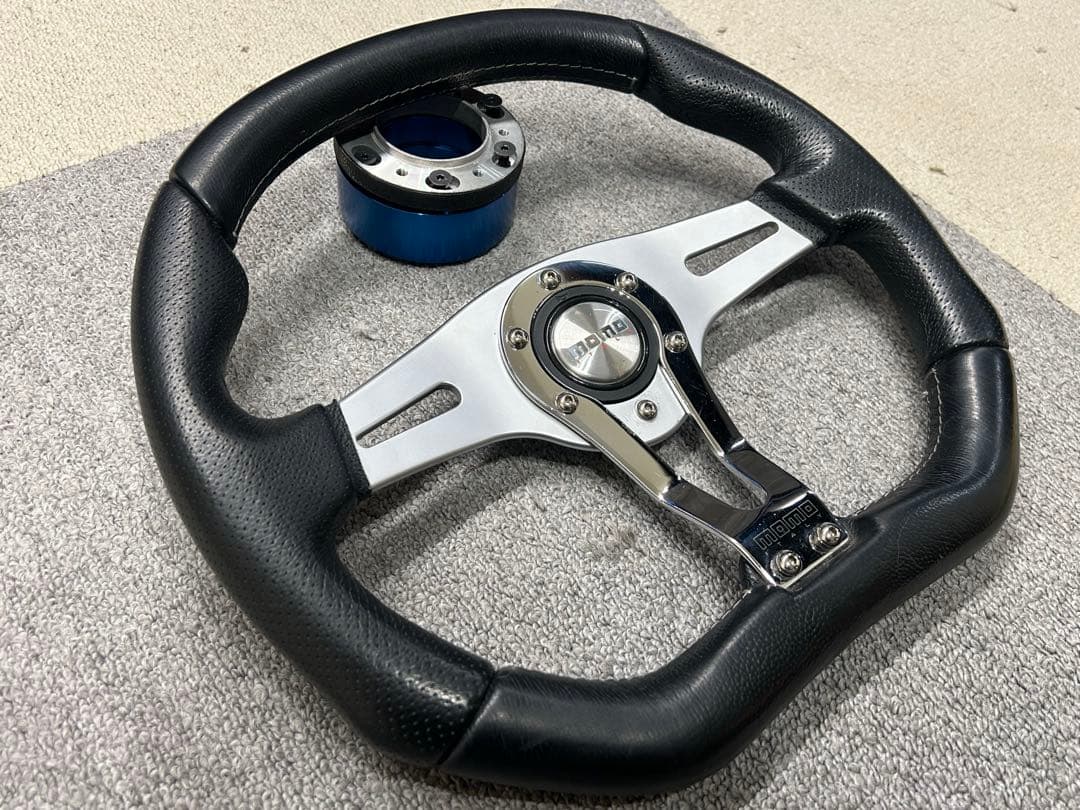 【希少】MOMO モモ　ステアリング TREK R ハンドル ボスセット