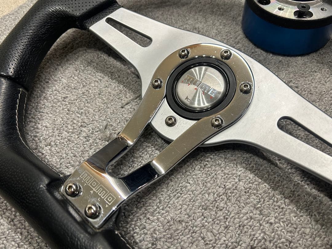 【希少】MOMO モモ　ステアリング TREK R ハンドル ボスセット