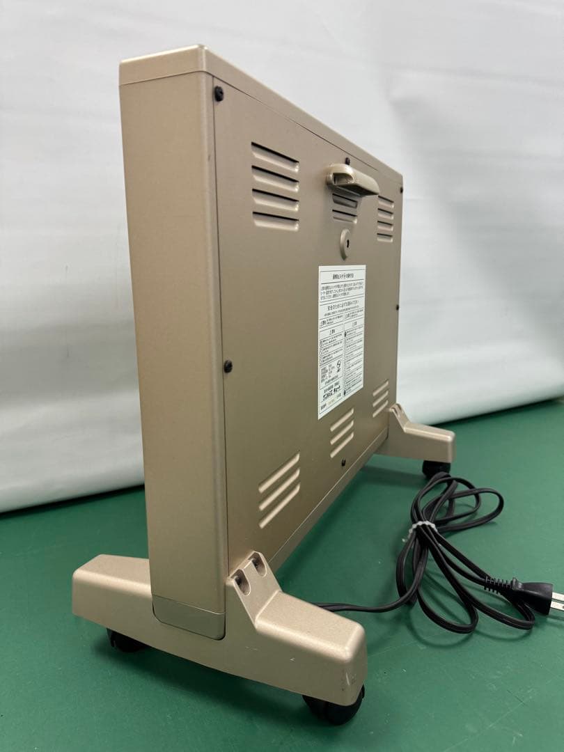 サンルミエキュート パールゴールド 遠赤外線ストーブパネル ヒーター 暖房器具