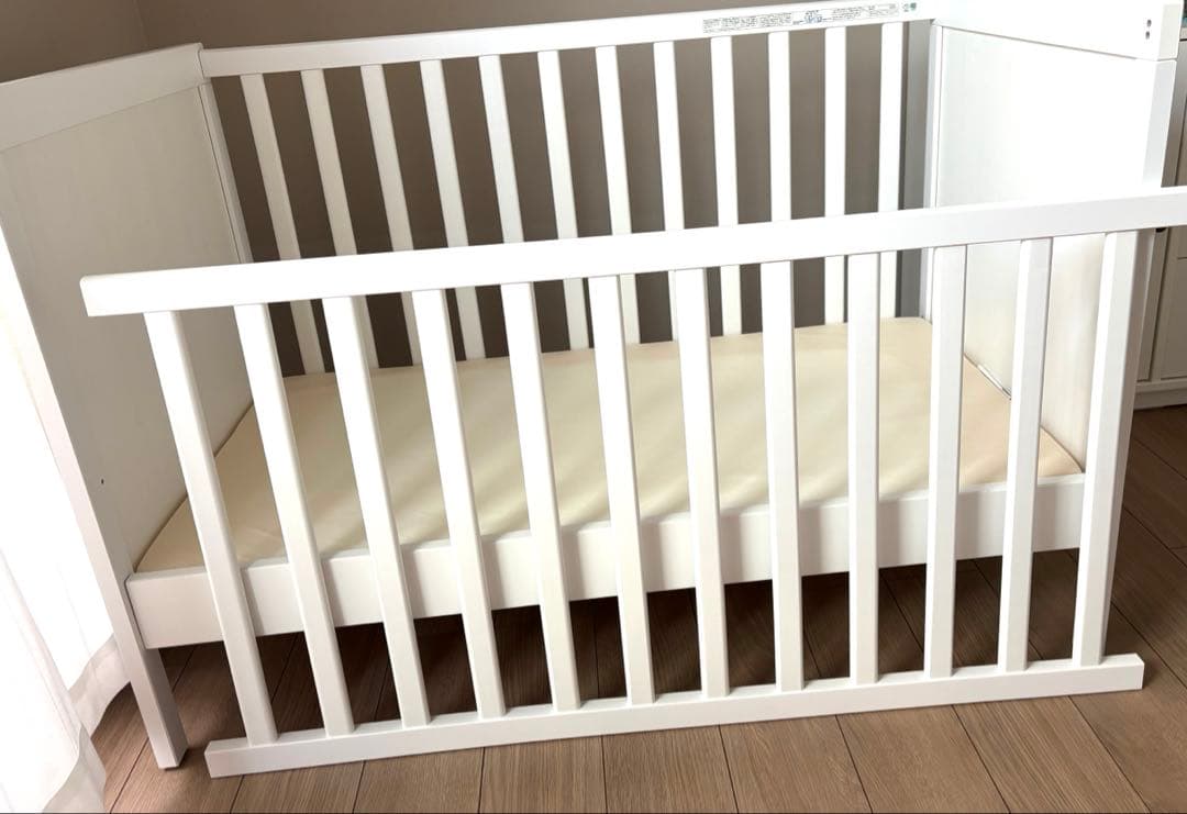 【IKEA】ベビーベッド（マットレス付き）スンドヴィーク